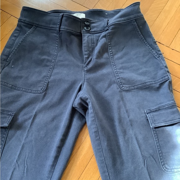 BNWOT dark gray loft,cropped pants size 8 petite - Picture 2 of 12
